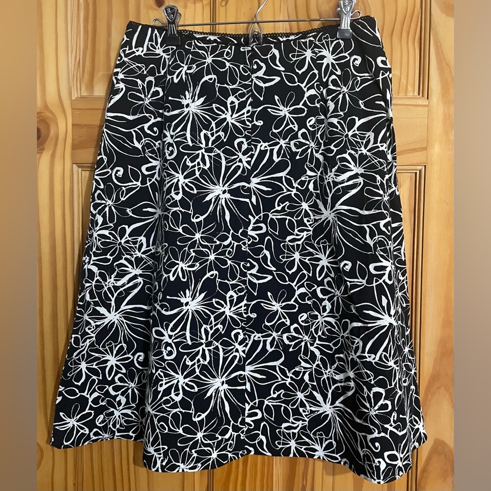 Valerie Steven’s skirt size 8